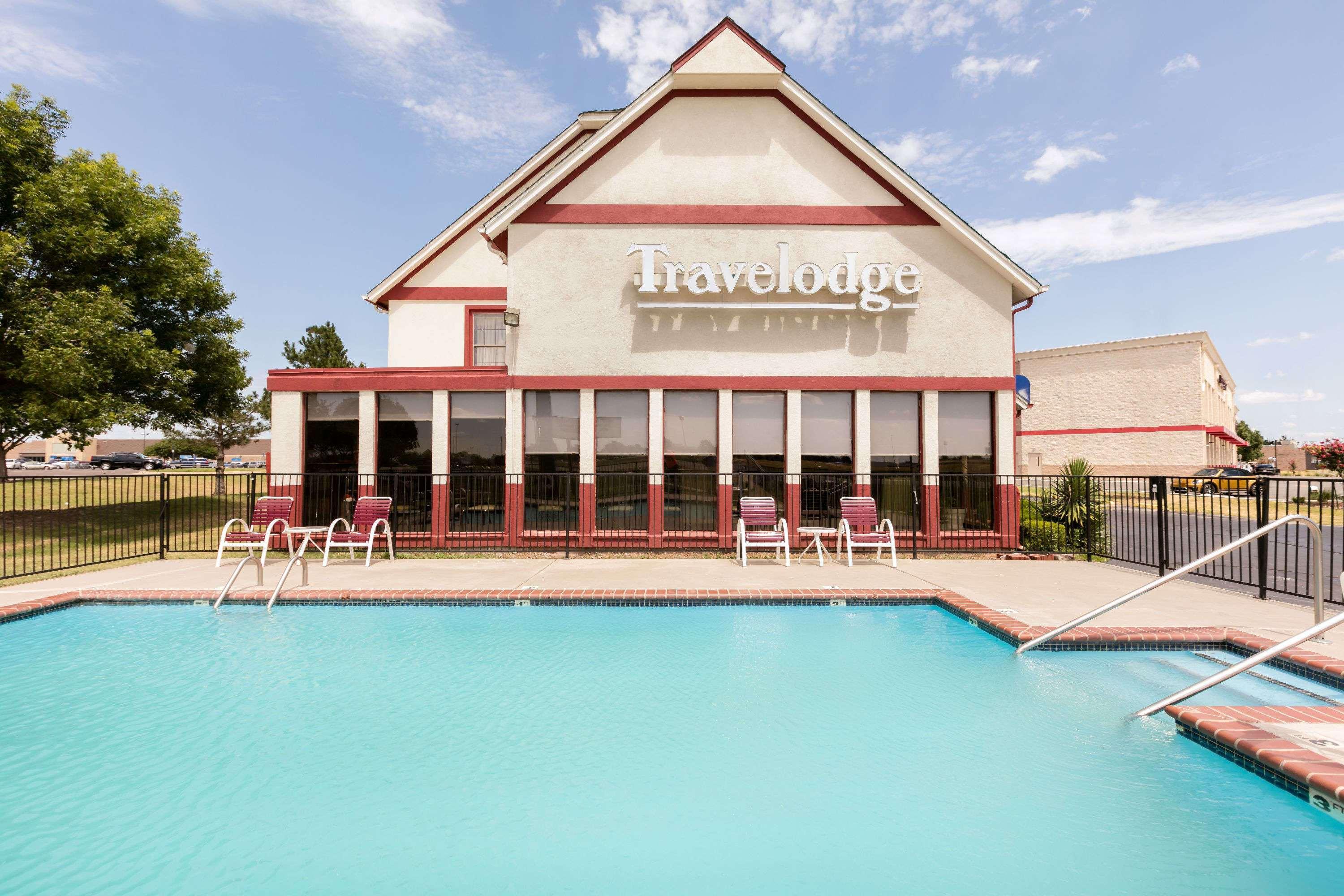 Travelodge Inn & Suites By Wyndham Norman Exterior foto