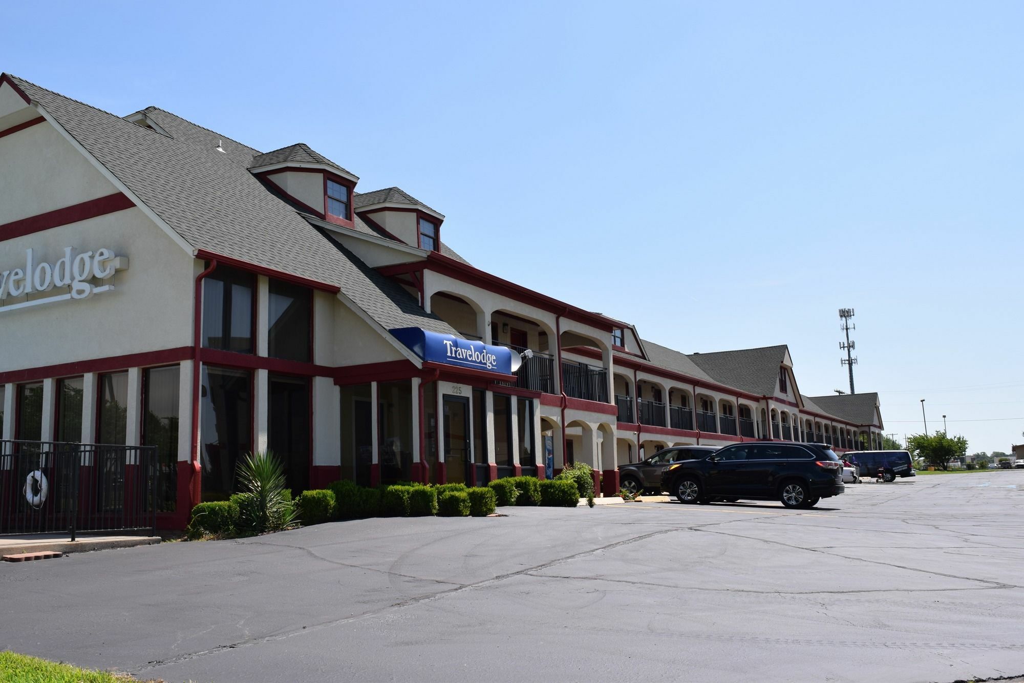 Travelodge Inn & Suites By Wyndham Norman Exterior foto